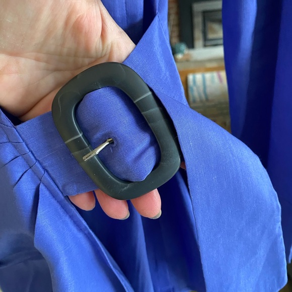 Gorgeous periwinkle blouse - Picture 4 of 8